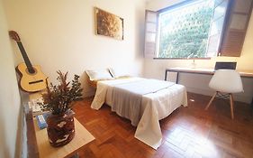 Quarto Casal com Janela Casa Caramel